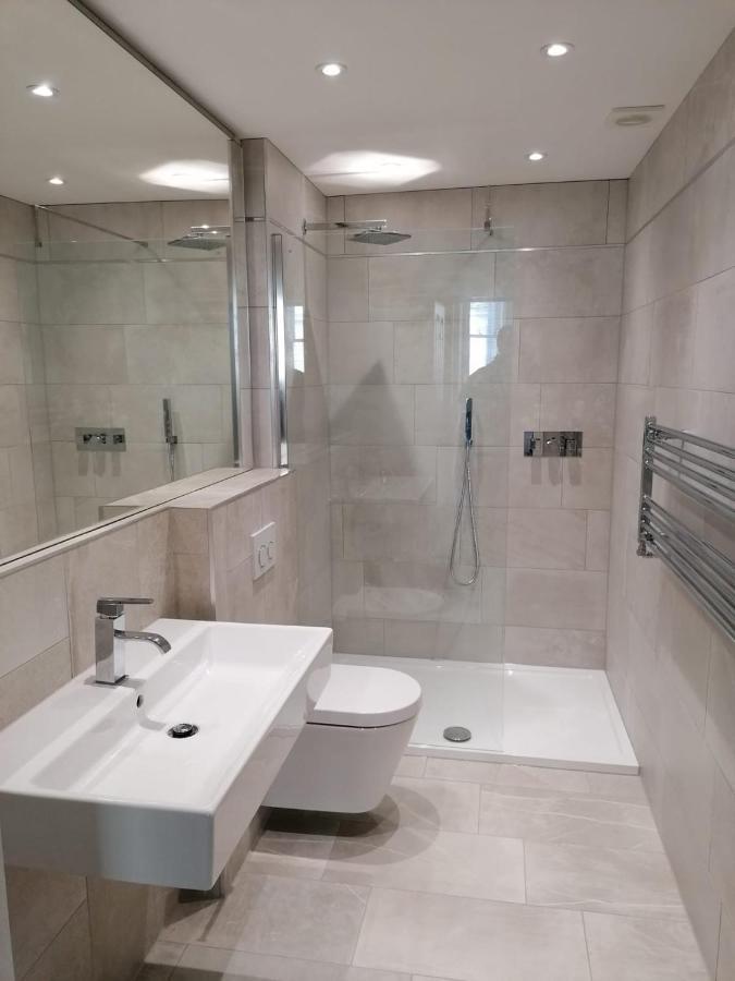 Spinnaker - Self Catering Apartment, Tenby Bagian luar foto