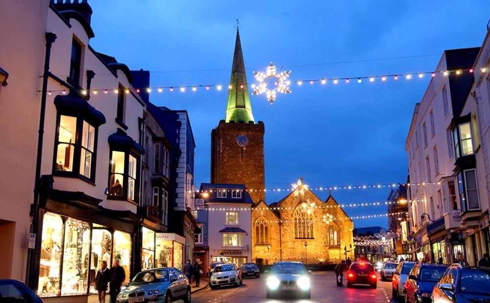 Spinnaker - Self Catering Apartment, Tenby Bagian luar foto